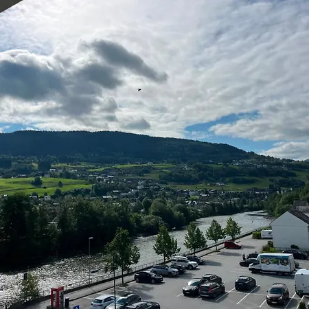 Luxury Balcony River View - Heart Of Voss