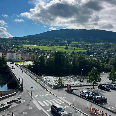 Luxury Balcony River View - Heart Of Voss